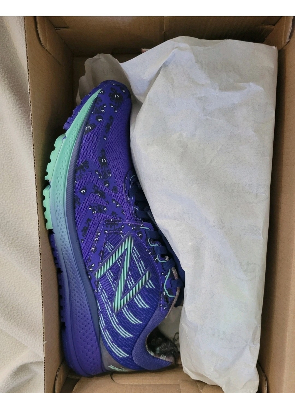 2017 New Balance RUN DISNEY Haunted MANSION NWT And Box Size 8